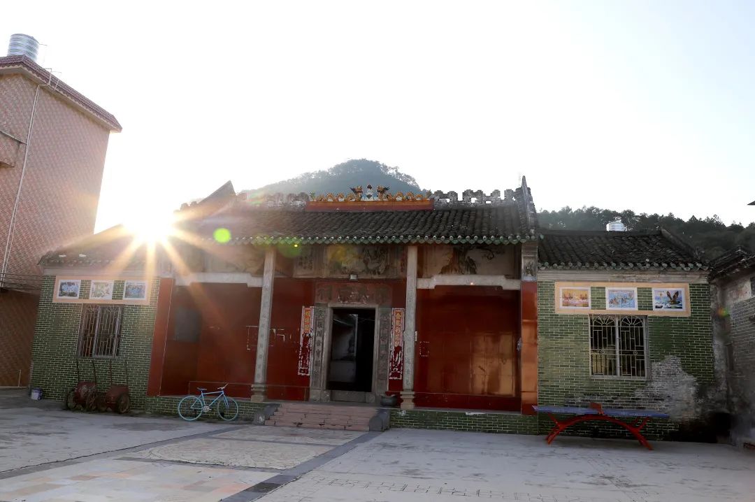 花(huā)城控股集團
