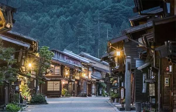 花(huā)城控股集團